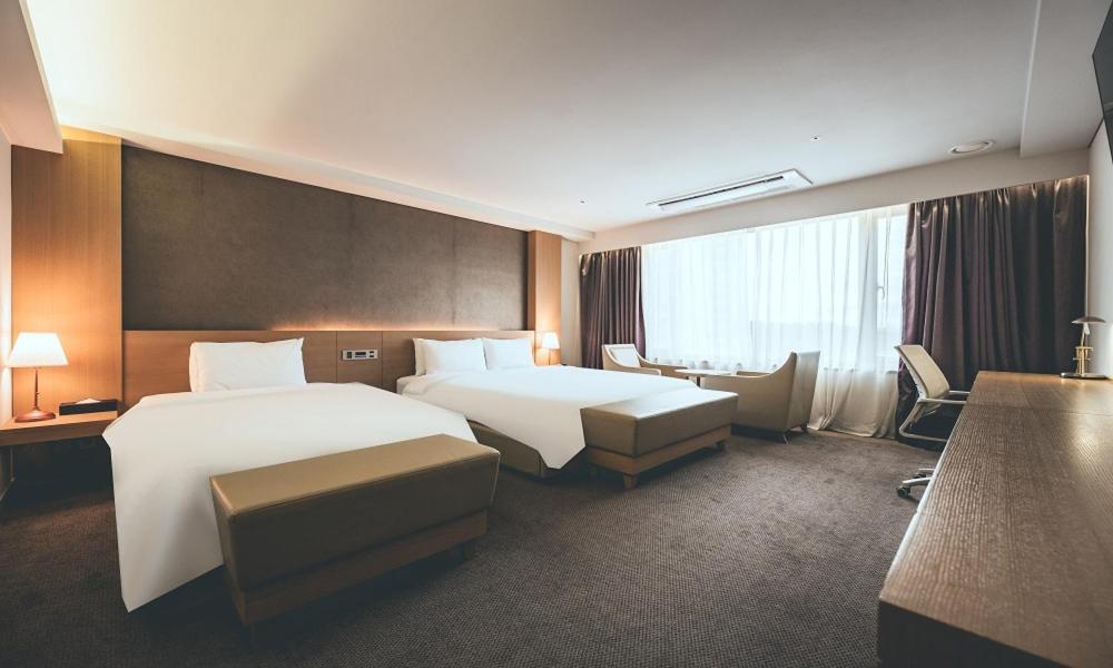 Wonju City Hotel Hyeoksin ภายนอก รูปภาพ