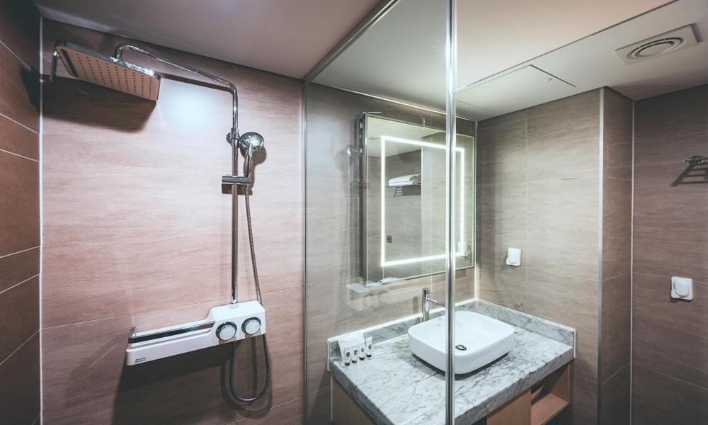 Wonju City Hotel Hyeoksin ภายนอก รูปภาพ