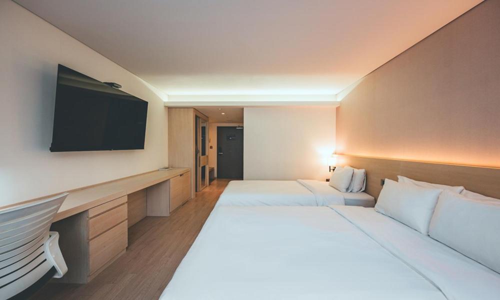 Wonju City Hotel Hyeoksin ภายนอก รูปภาพ