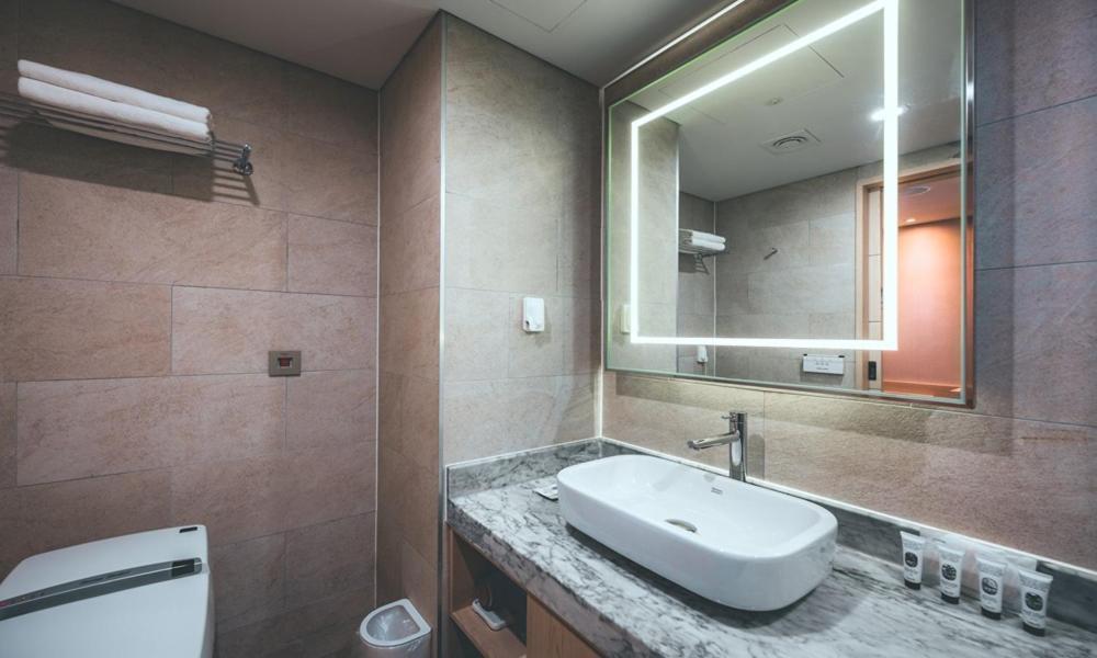 Wonju City Hotel Hyeoksin ภายนอก รูปภาพ