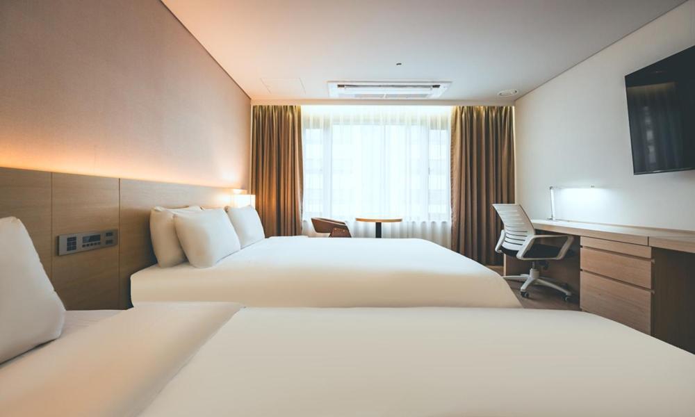 Wonju City Hotel Hyeoksin ภายนอก รูปภาพ