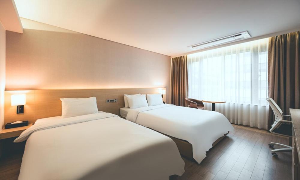 Wonju City Hotel Hyeoksin ภายนอก รูปภาพ