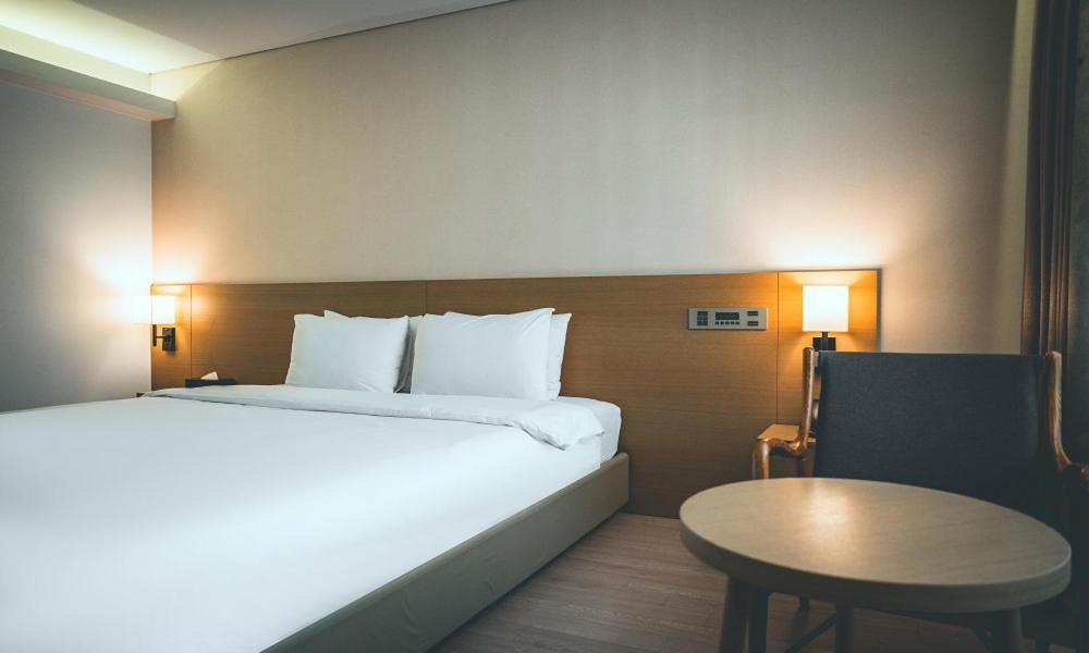 Wonju City Hotel Hyeoksin ภายนอก รูปภาพ