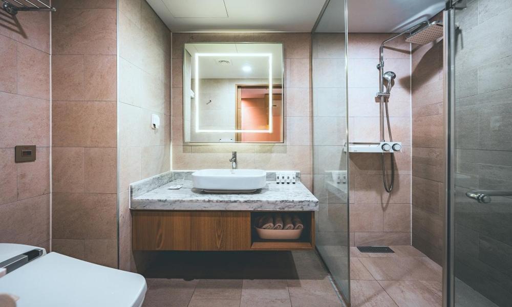 Wonju City Hotel Hyeoksin ภายนอก รูปภาพ