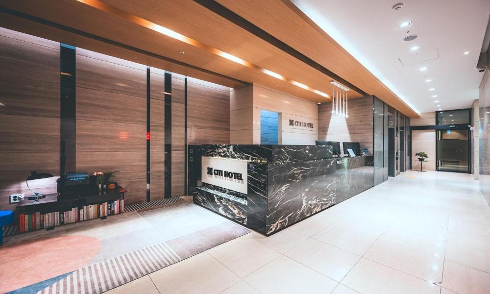 Wonju City Hotel Hyeoksin ภายนอก รูปภาพ